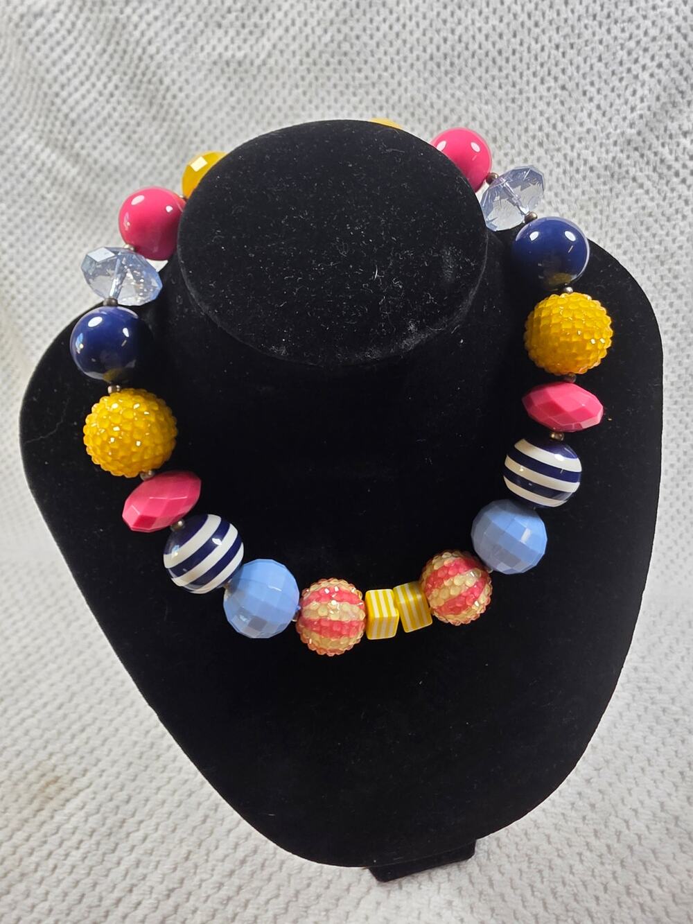 Girls Chunky Bubblegum Necklace 16" Blue, White, Yellow & Pink